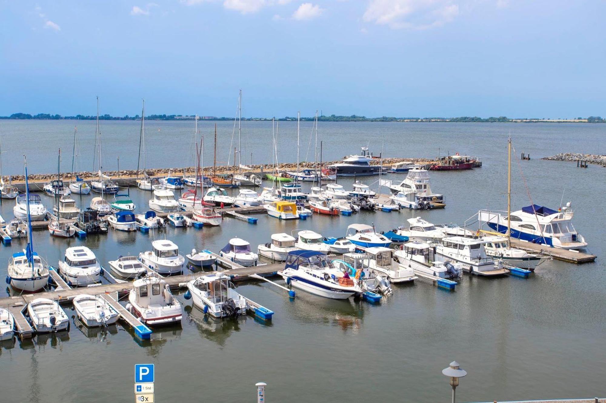 Ferienwohnung Wiek Im Hafenkieker Wiek auf Rügen エクステリア 写真